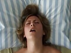 La giovane bruna estetica film porno italiani amatoriali Remi Jones ha ricevuto una bella sborrata disordinata
